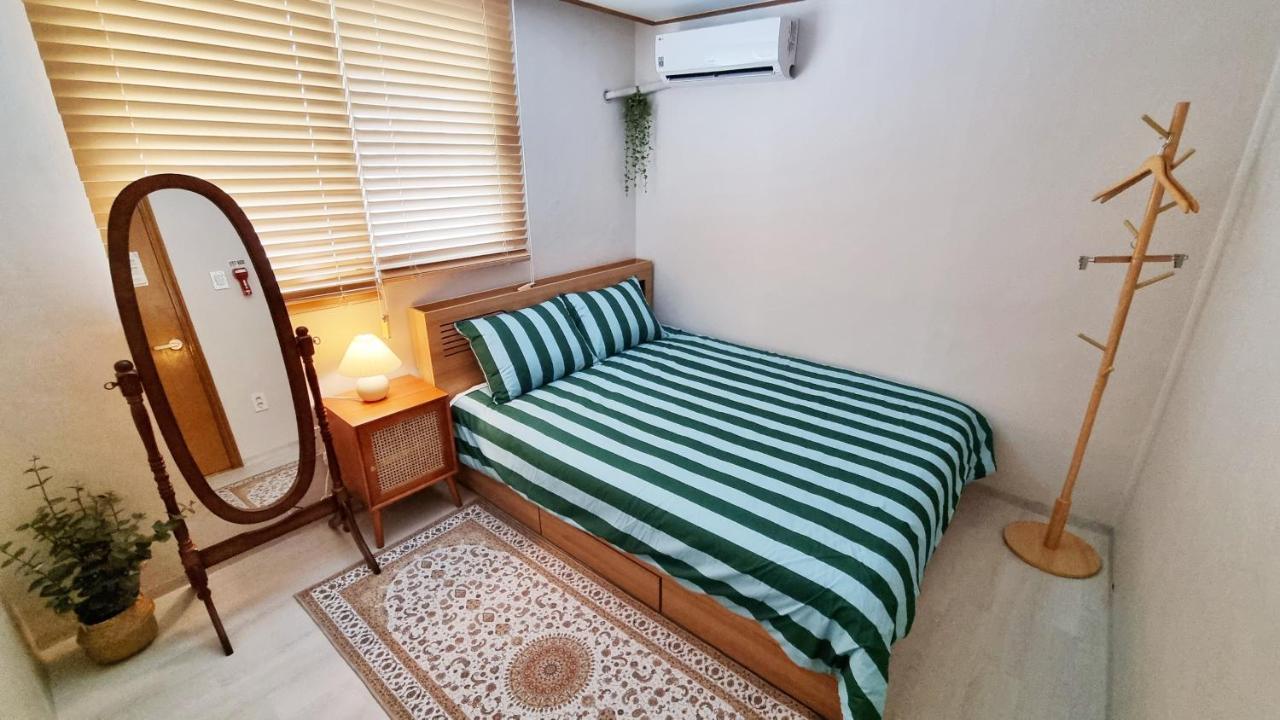 Apartment Hongdae&sinchon 10min Cozy House With 2 Bedrooms *