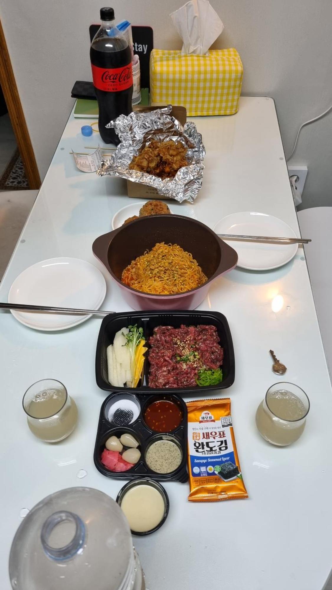 Hongdae&sinchon 10min Cozy House With 2 Bedrooms *